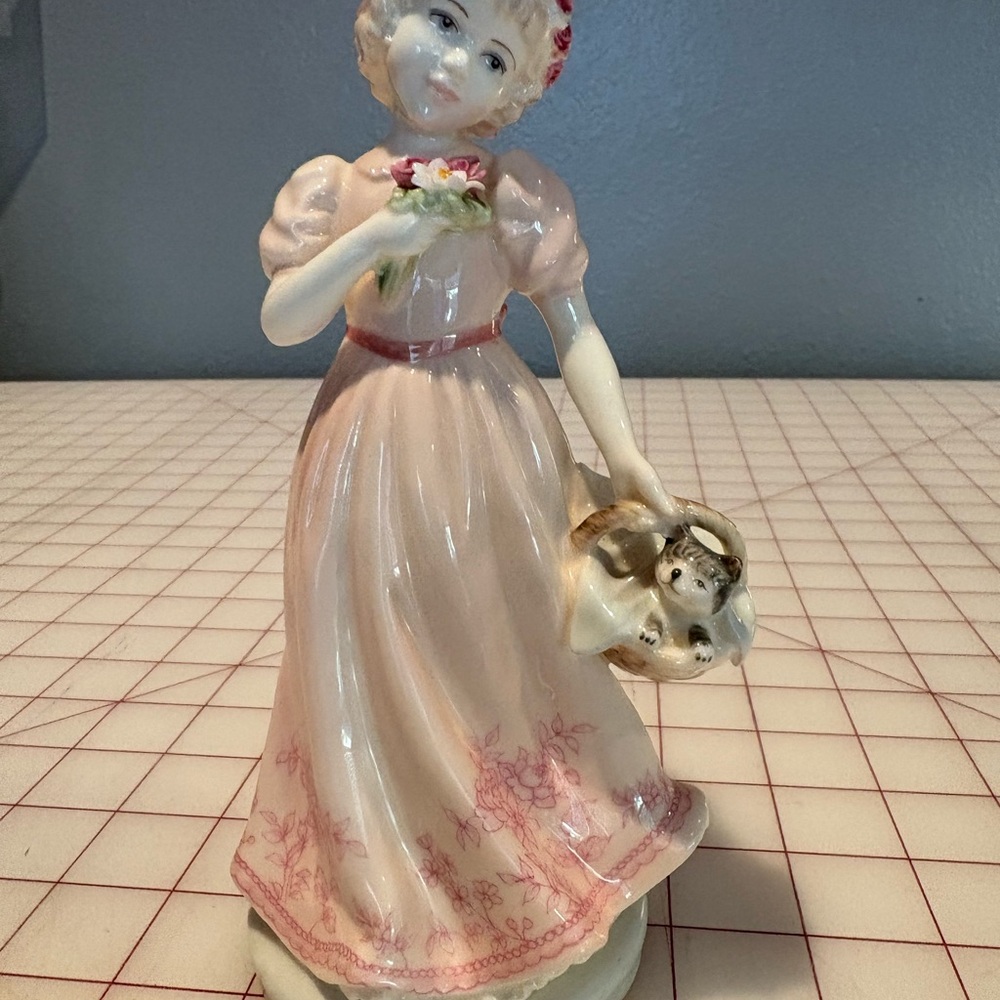 Royal Worcester Compton and Woodhouse “ A Christmas Kitten” Porcelain Figurine